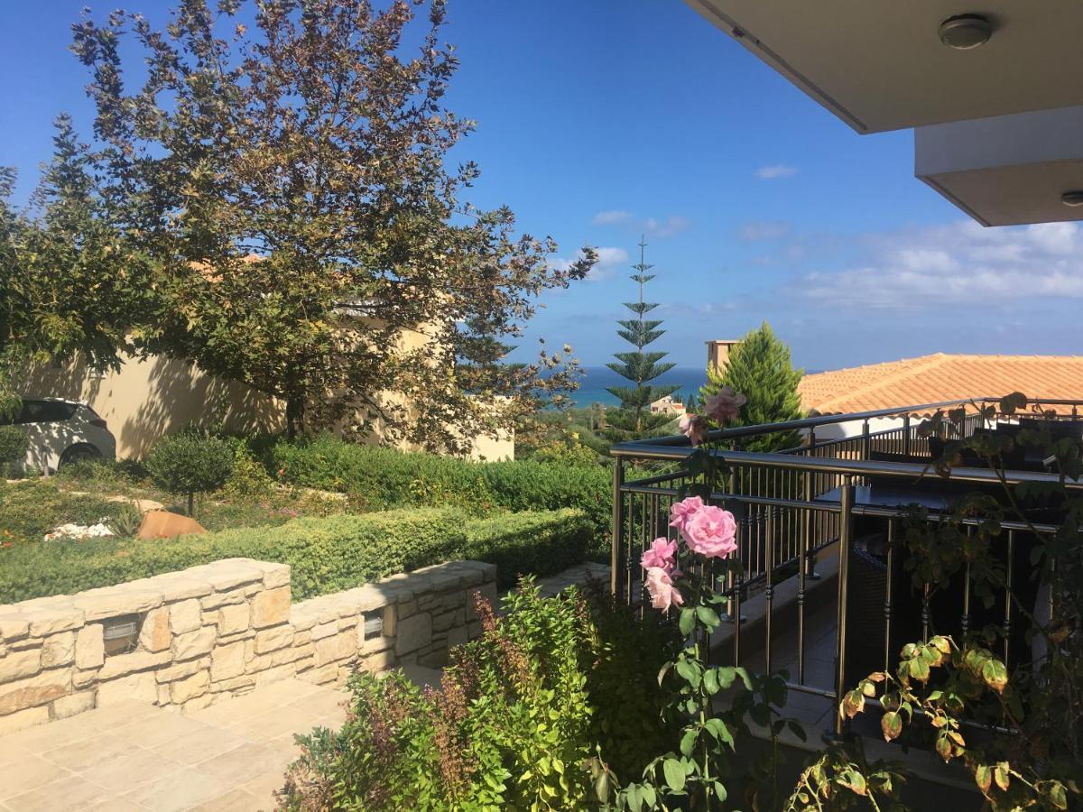 Hotel Carme Adelianos Kampos